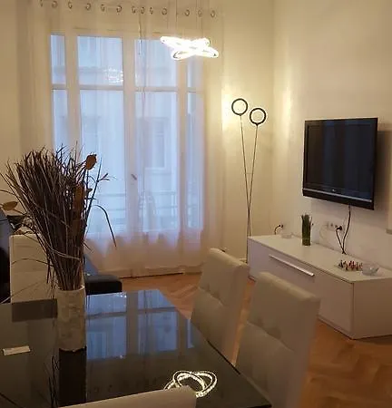 Les Fleurs Apartment Nice